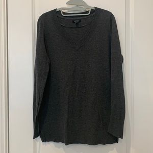 Apt. 9 light weight sweater, size M, charcoal gray